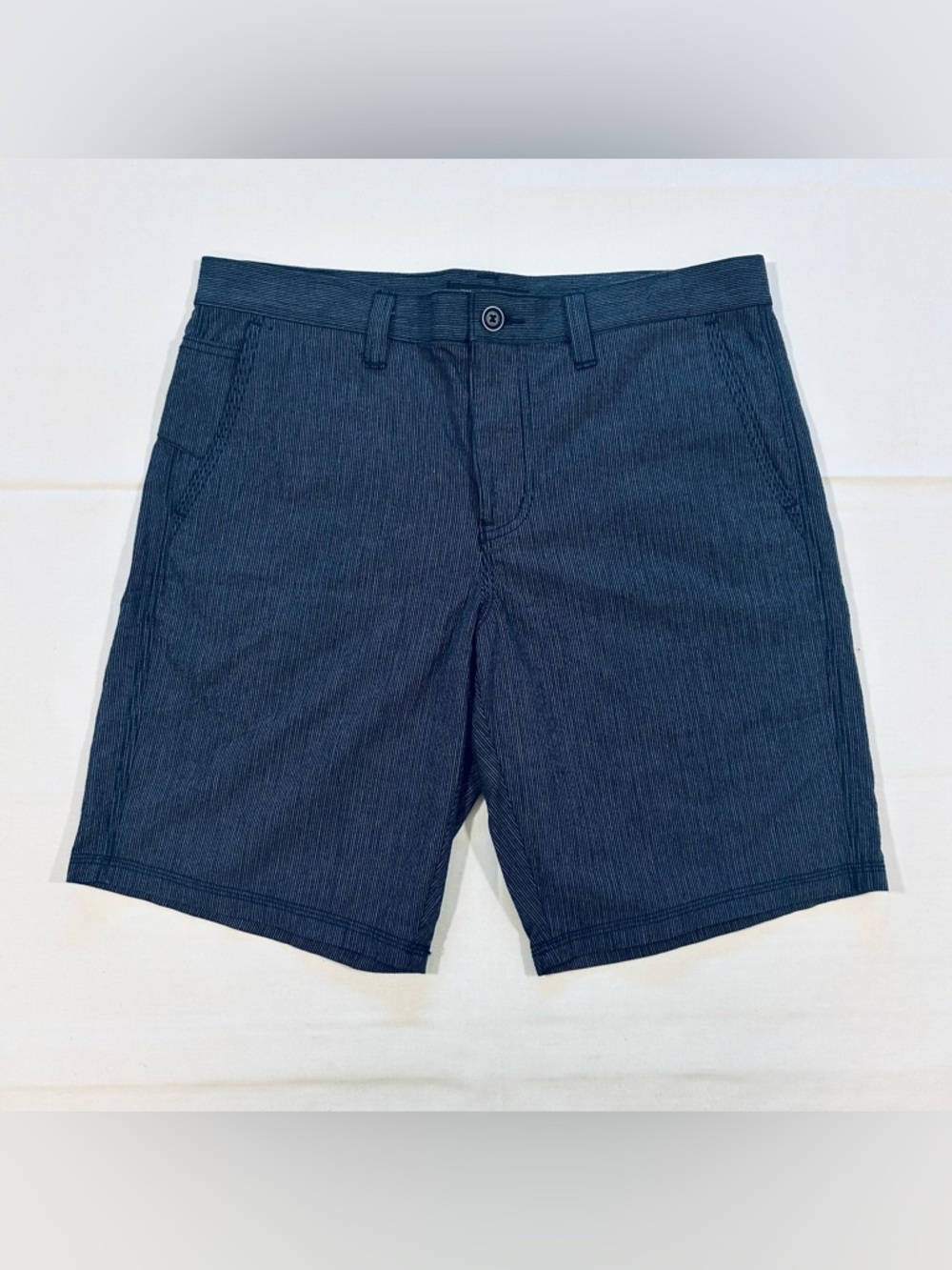 John Varvatos Men’s 34 Shorts Pinstripes Bermuda Chino Blue 10” Inseam Golf EUC